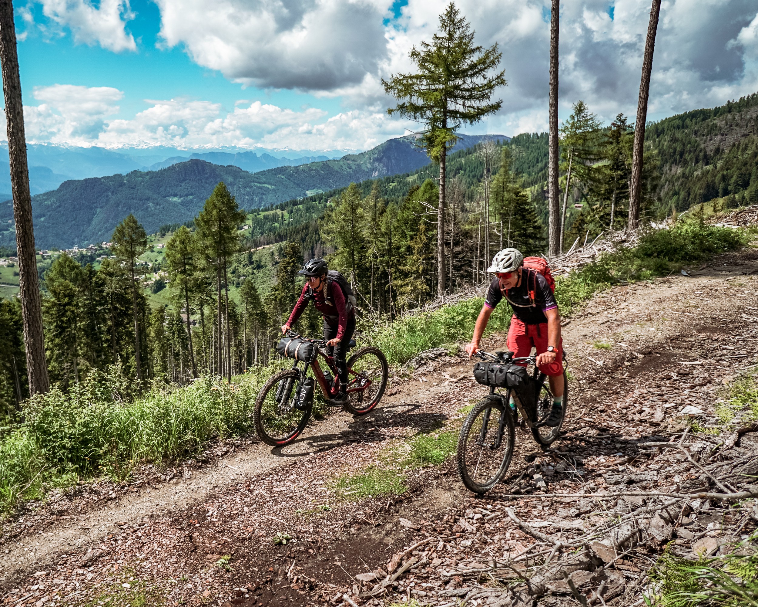 Itinerario MTB di media difficoltà tra boschi e malghe in Valsugana  |  Sentiero MTB panoramico nella fascia di mezza montagna sopra i laghi