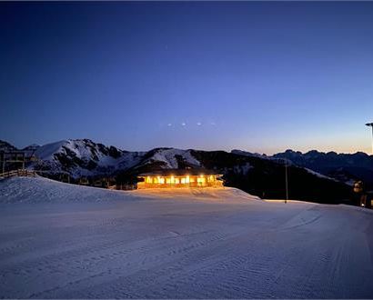 Ciaspolata al chiaro di luna e cena allo chalet Paradiso